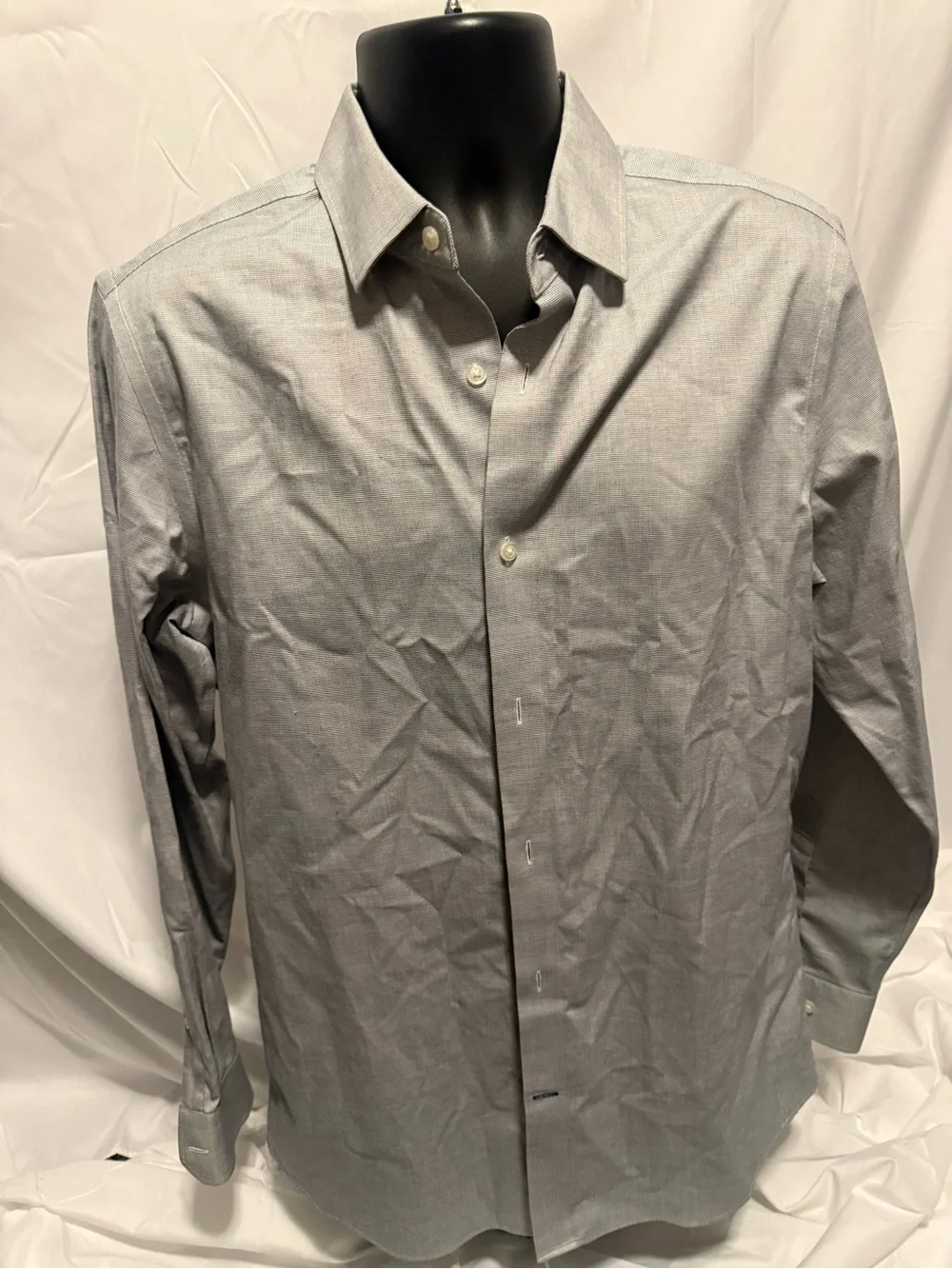 Banana Republic Men's Light Gray Button-Up Dress Shirt